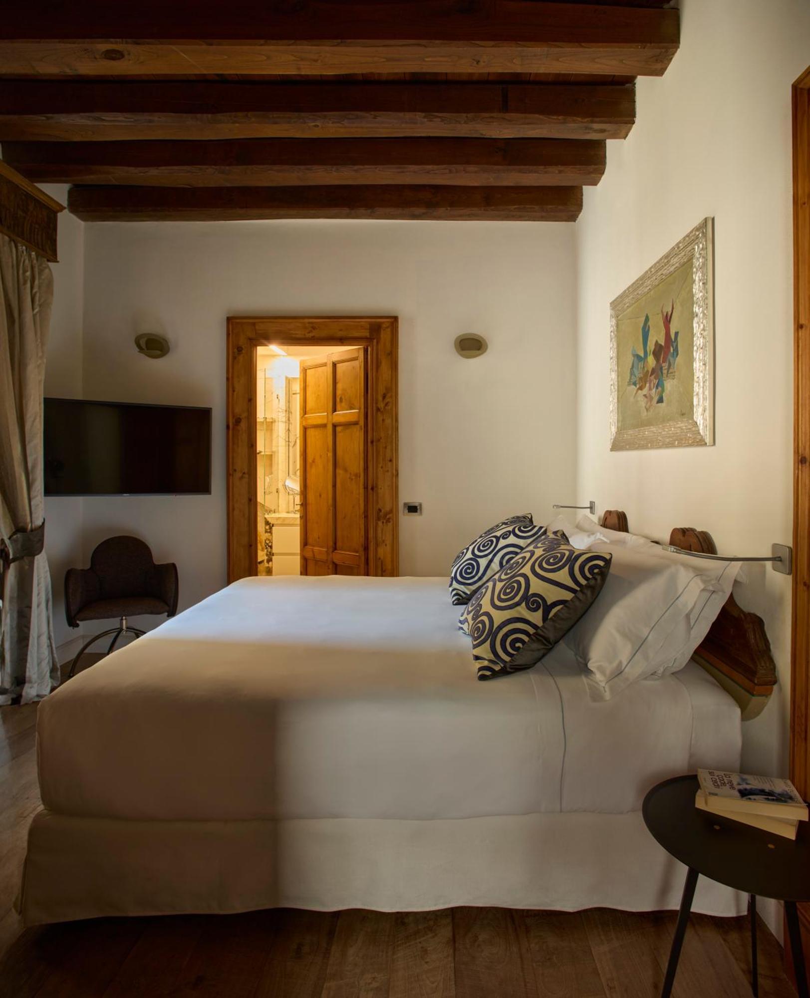 Palazzo Delle Pietre - Luxury Apartments Rome Buitenkant foto